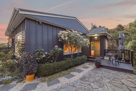 Photo of property in 17 Brenchley Road, Lyttelton, 8082