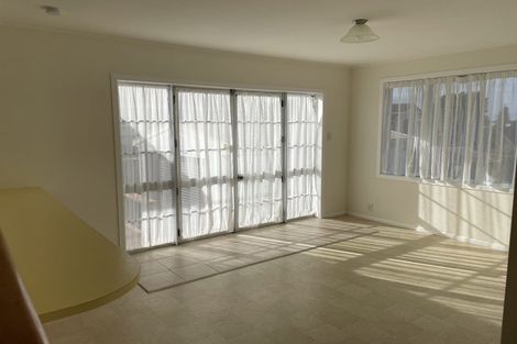 Photo of property in 98 Oakdale Road, Mount Roskill, Auckland, 1041