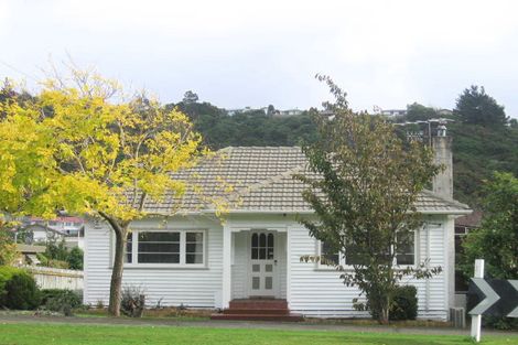 Photo of property in 92 Stokes Valley Road, Stokes Valley, Lower Hutt, 5019