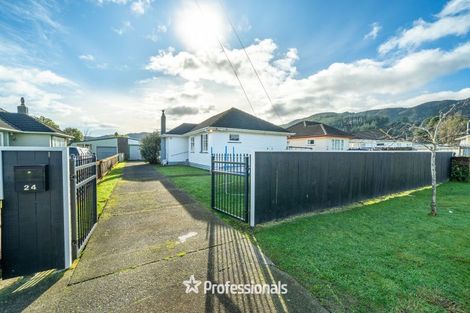 Photo of property in 24 Roberts Street, Wainuiomata, Lower Hutt, 5014