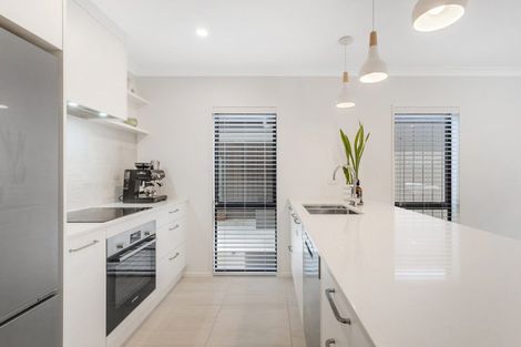 Photo of property in 16b Cairngorm Place, Highland Park, Auckland, 2010