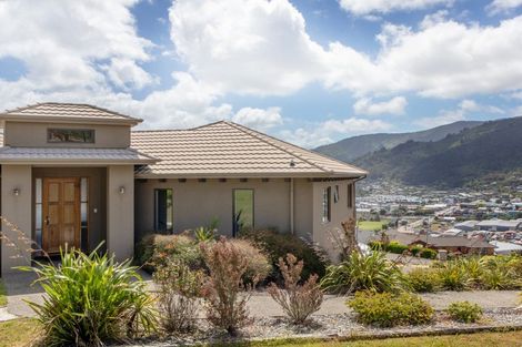 Photo of property in 24 Harbour View Heights, Picton, 7220