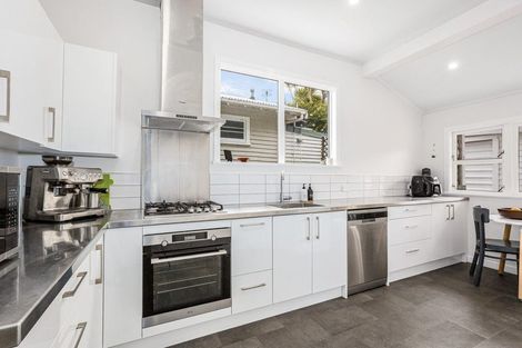 Photo of property in 26 Miro Street, Eastbourne, Lower Hutt, 5013