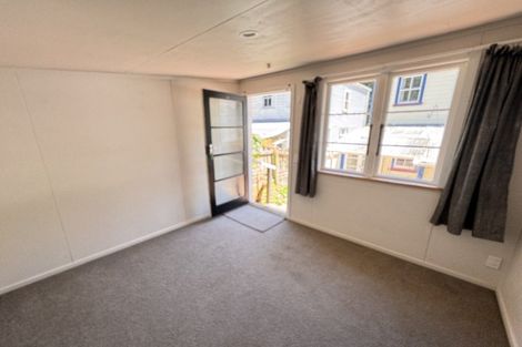 Photo of property in 19 Holloway Road, Aro Valley, Wellington, 6021