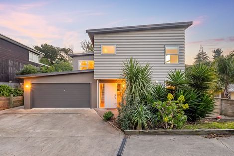 Photo of property in 25 Renown Road, Raumati South, Paraparaumu, 5032