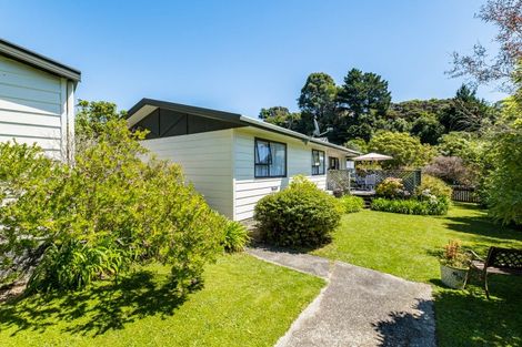 Photo of property in 90 Omapere Street, Whitby, Porirua, 5024