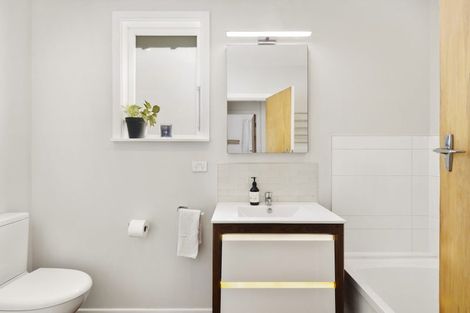 Photo of property in 44 Homewood Crescent, Karori, Wellington, 6012