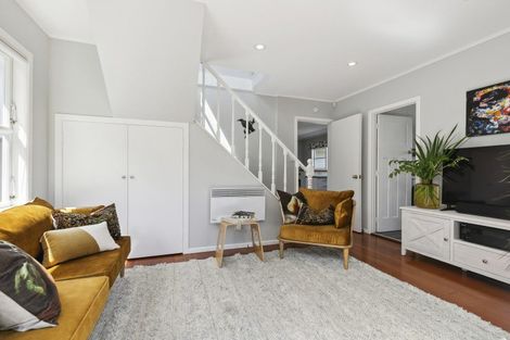 Photo of property in 15 Omar Street, Khandallah, Wellington, 6035