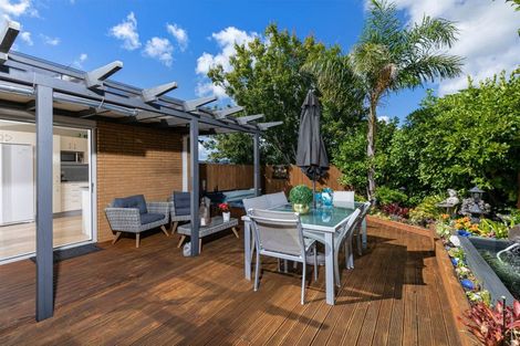 Photo of property in 59 Spence Road, Henderson, Auckland, 0612