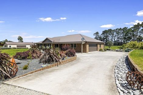 Photo of property in 32 Arthur Road, Paraite, New Plymouth, 4373