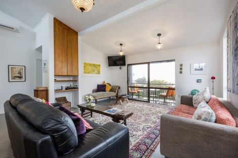 Photo of property in 24 Roslyn Road, Bluff Hill, Napier, 4110