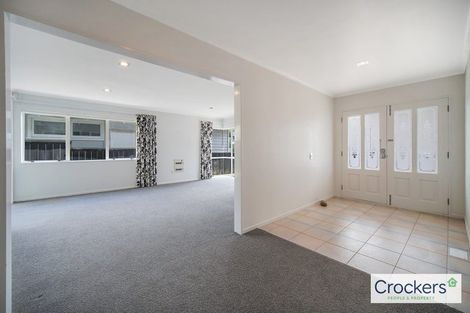 Photo of property in 2/21 The Esplanade, Eastern Beach, Auckland, 2012