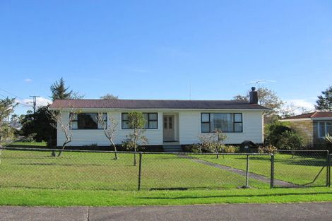 Photo of property in 86 Flanshaw Road, Te Atatu South, Auckland, 0610