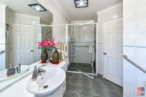 Photo of property in 1 Gairloch Place, Wattle Downs, Auckland, 2103