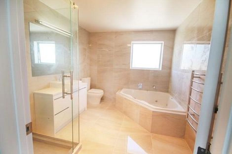 Photo of property in 1 Davey Crescent, Orewa, 0931