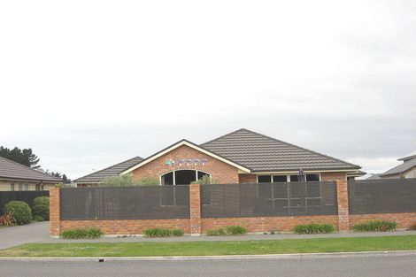 Photo of property in 106 Broadhaven Avenue, Parklands, Christchurch, 8083