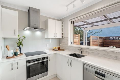 Photo of property in 10a Tomintoul Place, Highland Park, Auckland, 2010