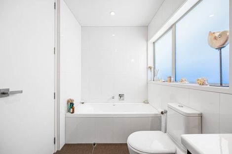 Photo of property in 1/24 Clifton Road, Hauraki, Auckland, 0622