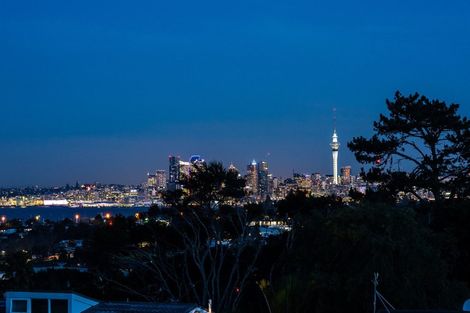 Photo of property in 1/7 Kaihu Street, Northcote, Auckland, 0627