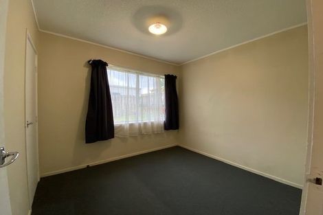 Photo of property in 2/76 Millbrook Road, Henderson, Auckland, 0612