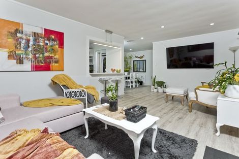 Photo of property in 2/29 Rangatira Road, Birkdale, Auckland, 0626