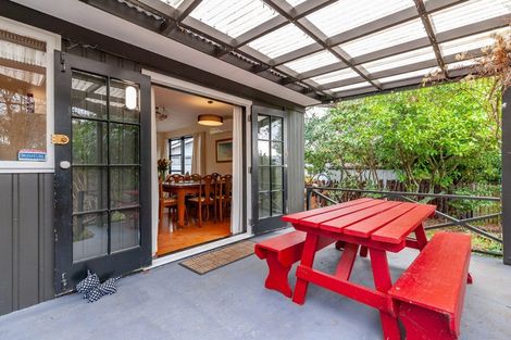 Photo of property in 6 Irwin Place, Kinloch, Taupo, 3377