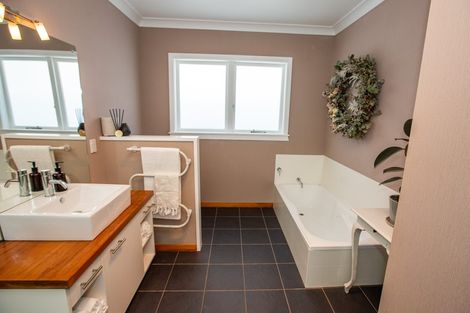 Photo of property in 38 Liverpool Street, Takaro, Palmerston North, 4412