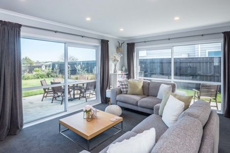 Photo of property in 3 Gallipoli Place, Paraparaumu, 5032