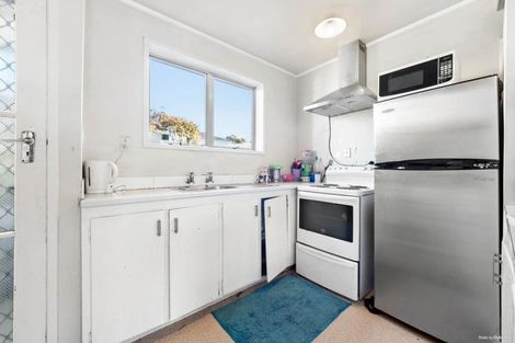 Photo of property in 3/46 Fruitvale Road, New Lynn, Auckland, 0600