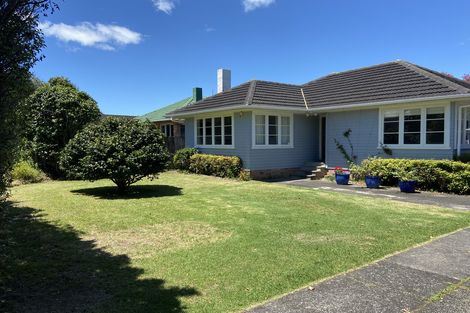 Photo of property in 14 Hereford Street, Te Atatu Peninsula, Auckland, 0610