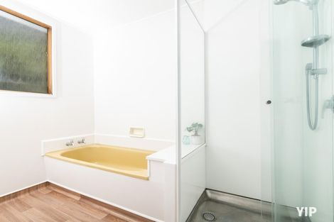 Photo of property in 7 Ruskin Road, Newlands, Wellington, 6037