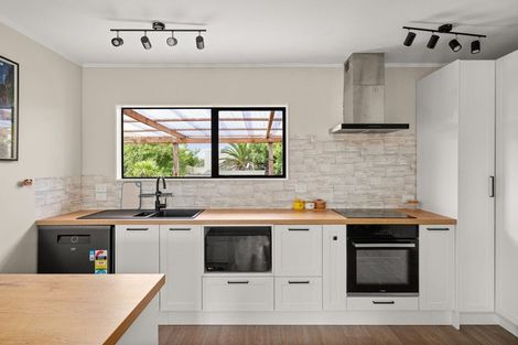 Photo of property in 14 Waimauku Station Road, Waimauku, 0812