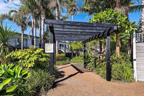 Photo of property in 8/72 Kitchener Road, Milford, Auckland, 0620