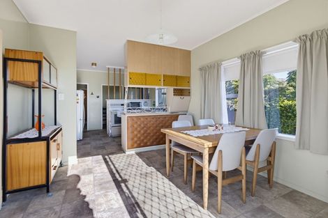 Photo of property in 5 Conifer Lane, Mangere Bridge, Auckland, 2022