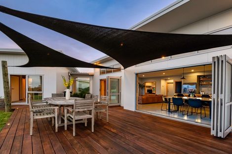 Photo of property in 33 Hakao Road, Minden, Tauranga, 3171