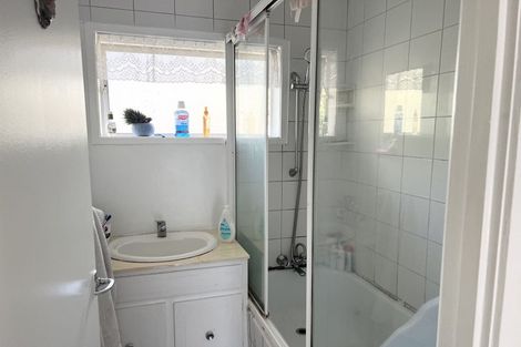 Photo of property in 2/28 Imogene Way, Half Moon Bay, Auckland, 2012