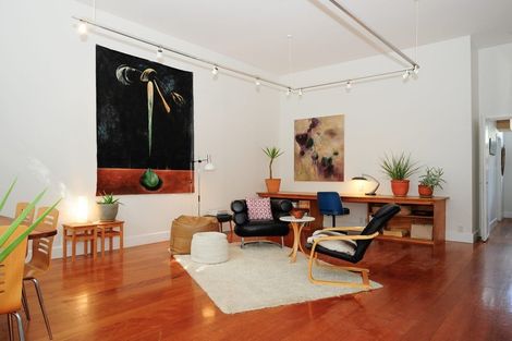 Photo of property in 24 Canterbury Street, Lyttelton, 8082