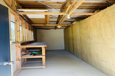 Photo of property in 50 Athena Drive, Totara Vale, Auckland, 0629