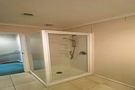 Photo of property in Tuscany Way, 22/3 Ambrico Place, New Lynn, Auckland, 0600