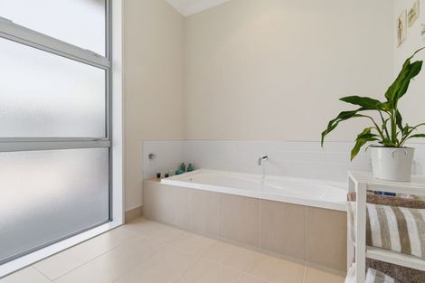 Photo of property in 18 Brookfield Drive, Northwood, Christchurch, 8051