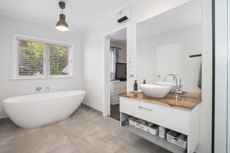 Photo of property in 31 Athenree Road, Athenree, Katikati, 3177