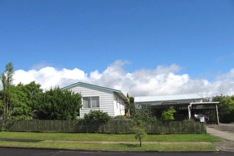 Photo of property in 2/20 Denver Avenue, Sunnyvale, Auckland, 0612