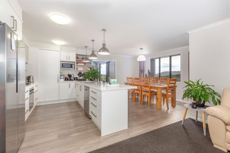 Photo of property in 24 Tokerau Crescent, Pukekohe, 2120