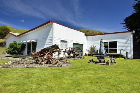 Photo of property in 18 King Street, Motu, Te Karaka, 4092