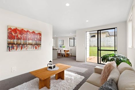 Photo of property in 33 Cityview Place, Massey, Auckland, 0614