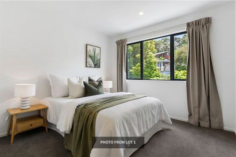 Photo of property in 1/4 Mcquoid Place, Glenfield, Auckland, 0629
