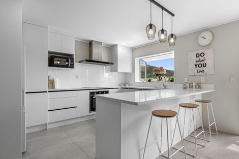 Photo of property in 19 Barraud Place, Pukehangi, Rotorua, 3015