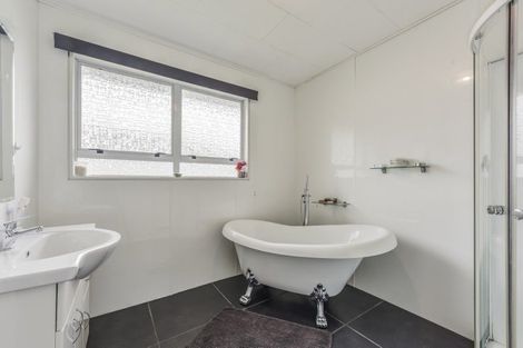 Photo of property in 14a Huia Street, Waikawa, Picton, 7220