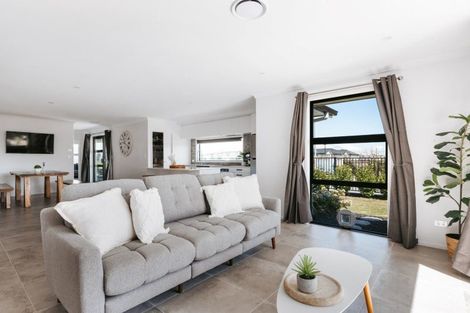 Photo of property in 51 Manawa Road, Papamoa Beach, Papamoa, 3118