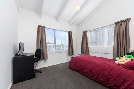 Photo of property in 14 Woodhouse Place, West Harbour, Auckland, 0618